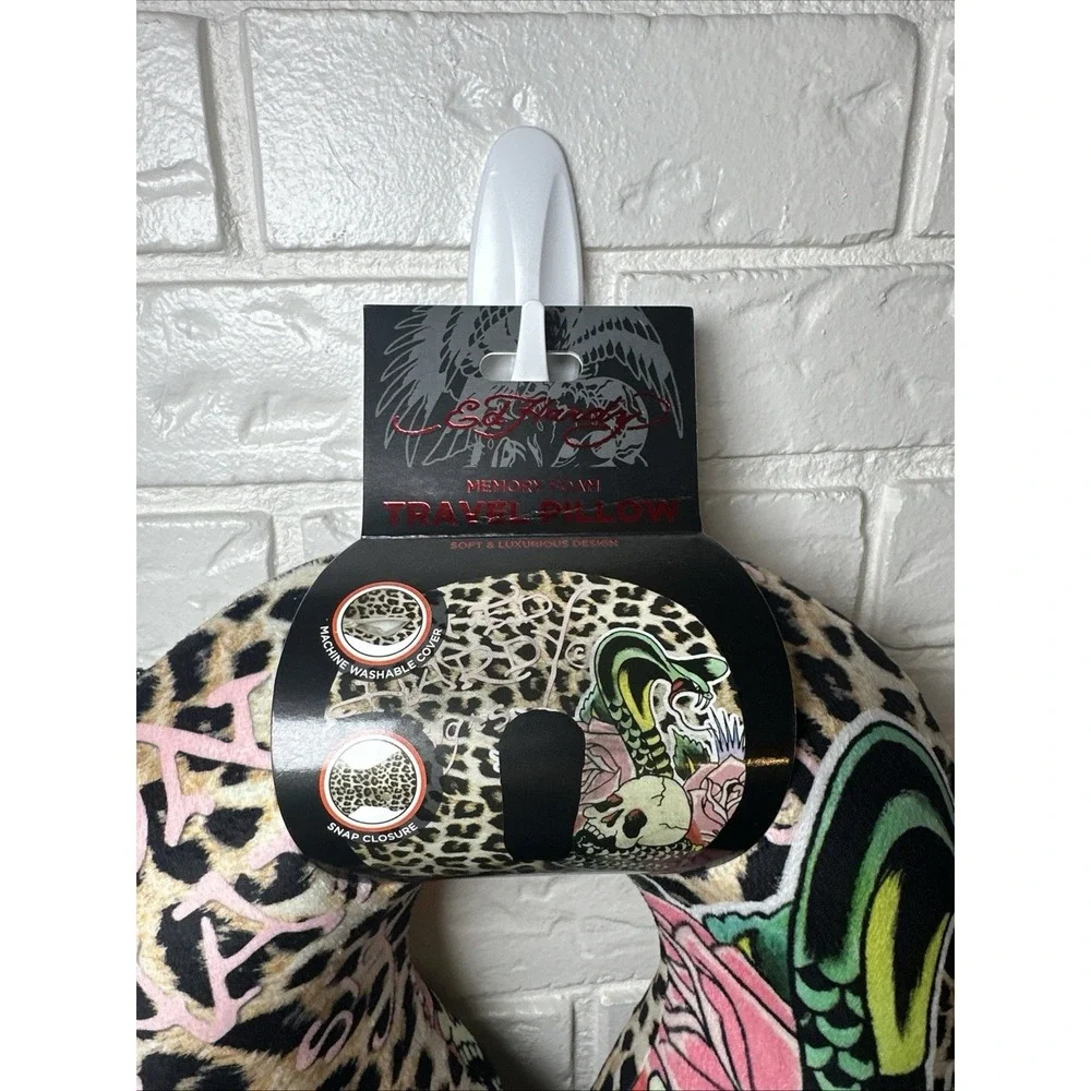 ED HARDY TATOO Leopard ~ ROSE DESIGN TRAVEL NECK PILLOW Memory Foam Multi NWT